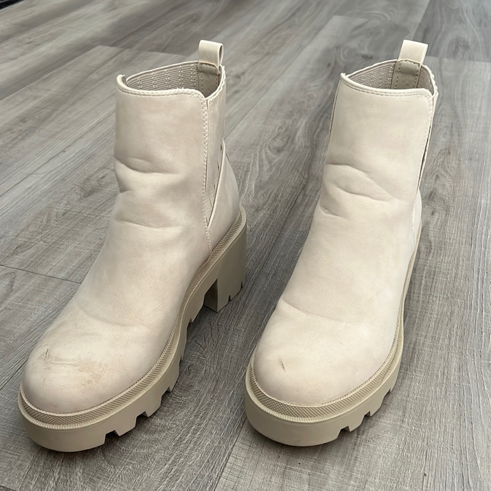 Nude chunky lug sole platform boot